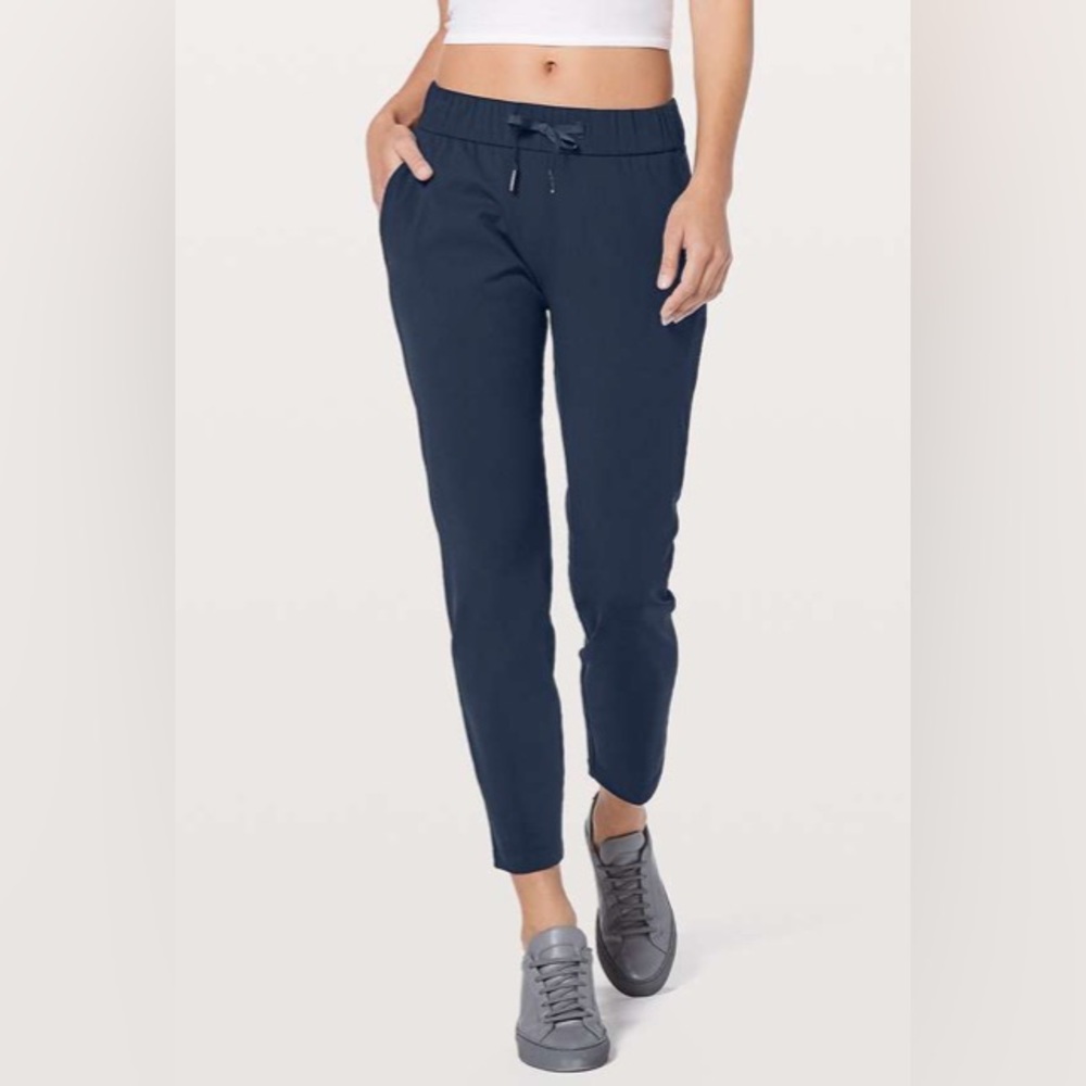 Lululemon on the fly pants 28”, size 10. Navy.